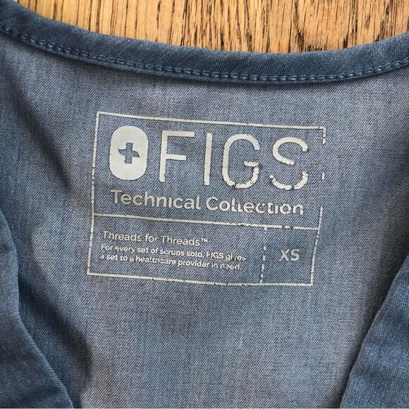 Figs Scrub Top - Picture 2 of 3